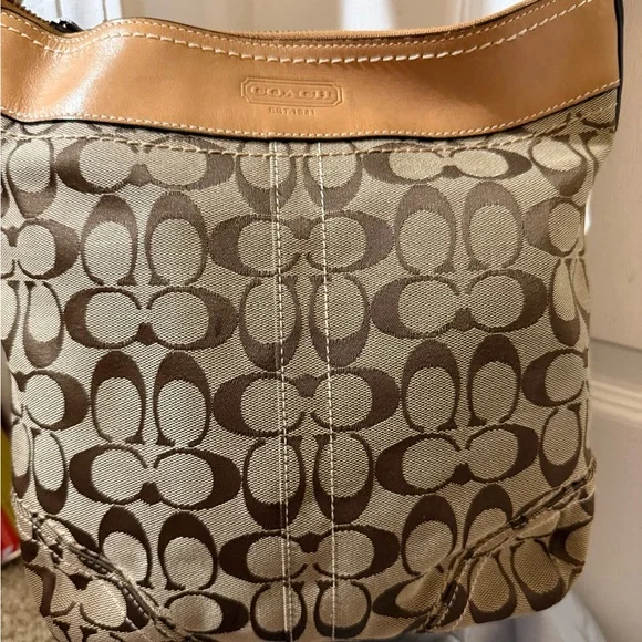 Coach Tan and Brown Shoulder Bag - Picture 4 of 7